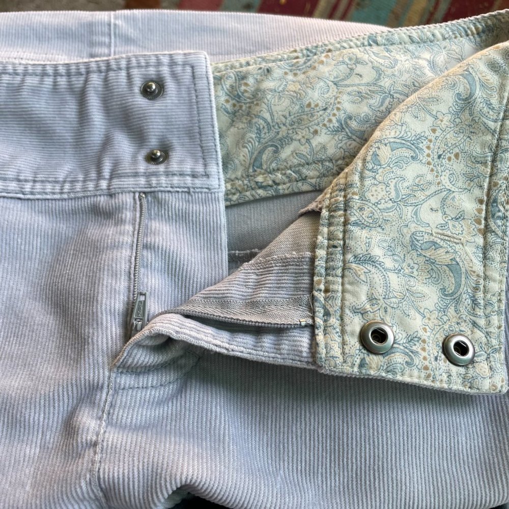 Athleta gray corduroy mini skirt- size 6 - Picture 3 of 6